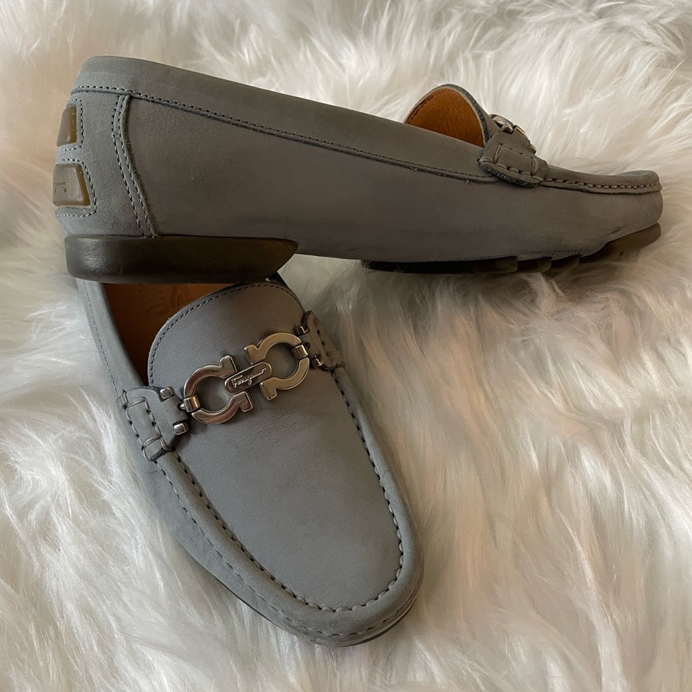 SALVATORE FERRAGAMO Gray Leather Loafers Sz 7